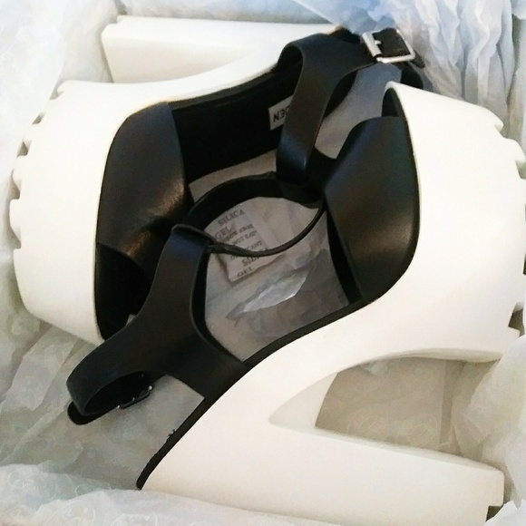 Steve Madden girltalk 6.5 - Picture 2 of 5